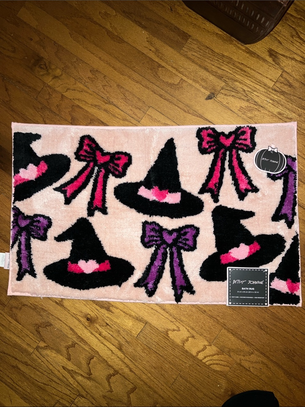 🎀Betsey Johnson 🩷SO CUTE🩷 plush bath rug bows witches’ hats Halloween rug NWT